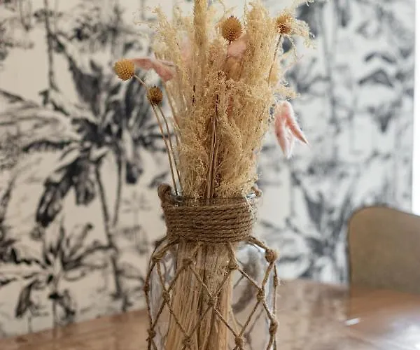 Au Coeur Des Remparts De Guerande: Pour 4 Apartmán Guérande