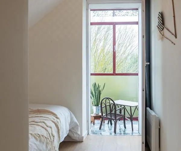 Au Coeur Des Remparts De Guerande: Pour 4 Guérande