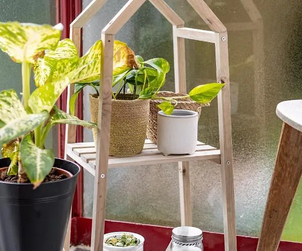 Au Coeur Des Remparts De Guerande: Pour 4 Guérande