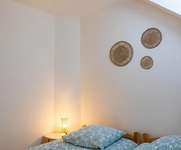 Au Coeur Des Remparts De Guerande: Pour 4 Apartmán Guérande