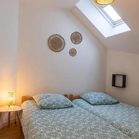 Au Coeur Des Remparts De Guerande: Pour 4 Apartament