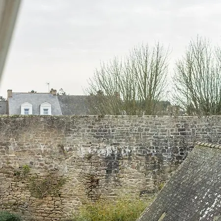 Au Coeur Des Remparts De Guerande: Pour 4 Apartament