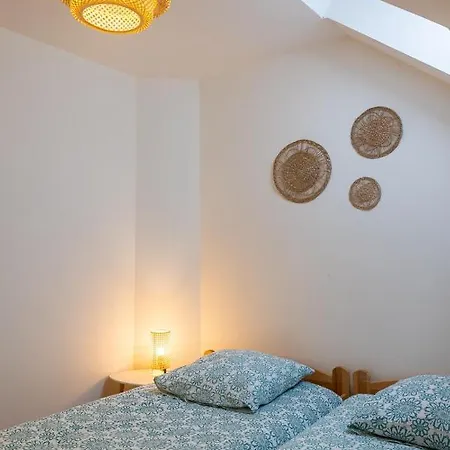 Au Coeur Des Remparts De Guerande: Pour 4 Apartmán Guérande