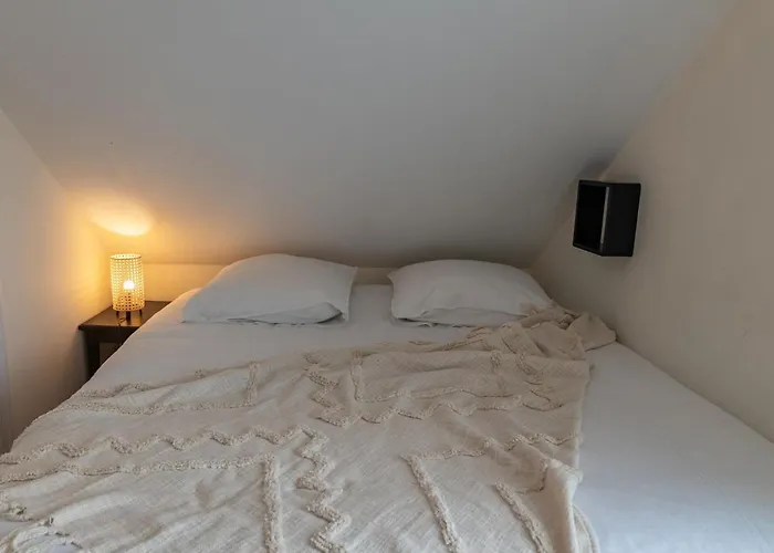 Apartment Au Coeur Des Remparts De Guerande: Pour 4 *