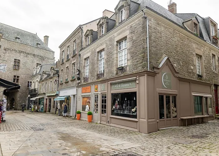 Au Coeur Des Remparts De Guerande: Pour 4 Apartment *